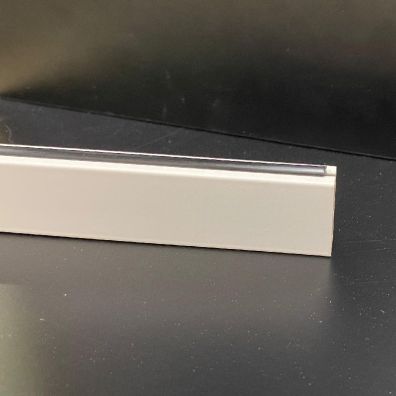 Barra colgar rectangular blanca metro lineal